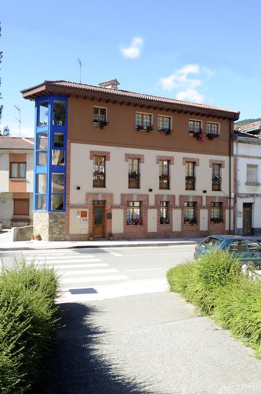 Apartamentos Casa Maria Juanin Collanzo Chambre photo